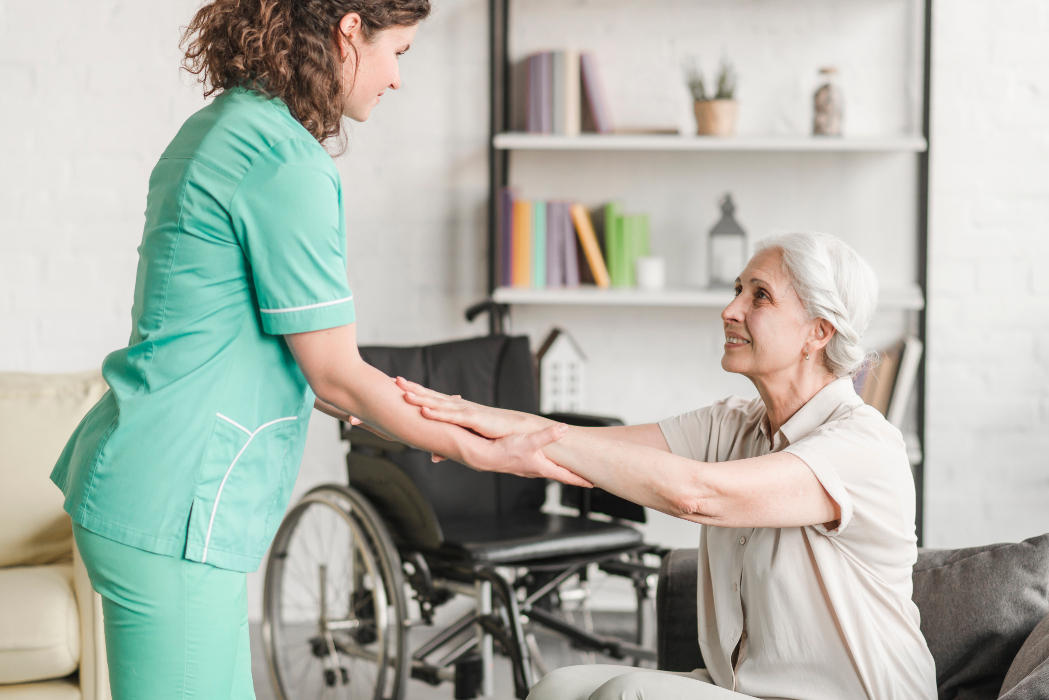 tecnico-sociosanitario-anciana